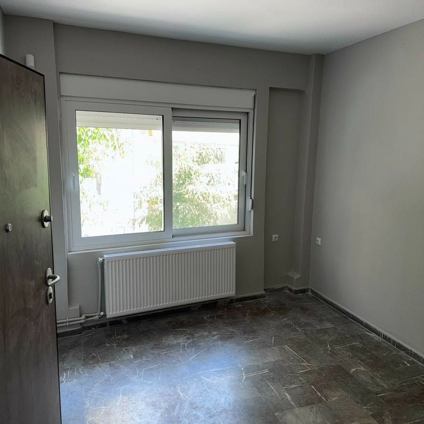 Studio/Γκαρσονιέρα για ενοικίαση Ρήγα Φεραίου (Συκιές) - Photo 1