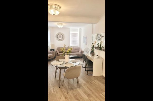 2 Bed Flat, Charlbert Court, NW8 - Photo 1