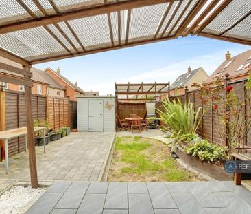 3 bedroom semi-detached house to rent - Photo 3