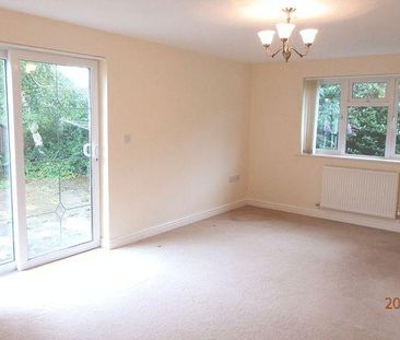 2 bedroom detached bungalow to rent - Photo 1