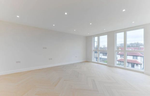 2 Bed Flat, Norbury Avenue, SW16 - Photo 1