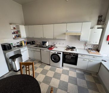 3 bedroom flat to rent - Photo 1