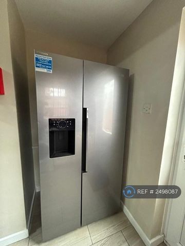 1 bedroom in a house share to rent - Photo 5