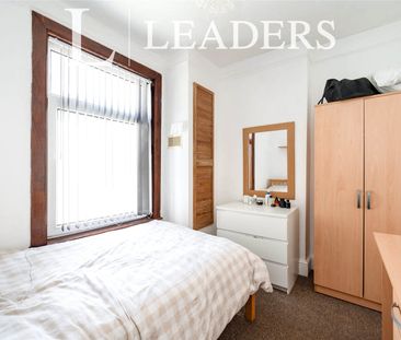 4 bedroom house to rent Frensham Road, PO4 - Photo 6