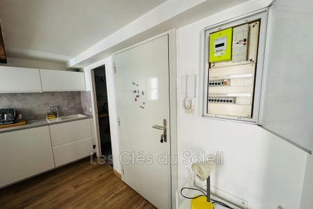 Location Appartement 1 pièce 24m² TOULON 83000 - Photo 2