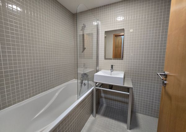 Furnished and equipped T0 flat next to Wisteria!