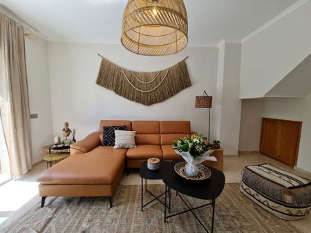 3 bedroom luxury Townhouse for rent in Nueva Andalucia, Spain - Photo 2