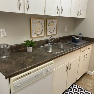 Palisades Manor - Photo 2