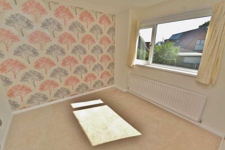 Hamworthy, BH15 - Photo 3