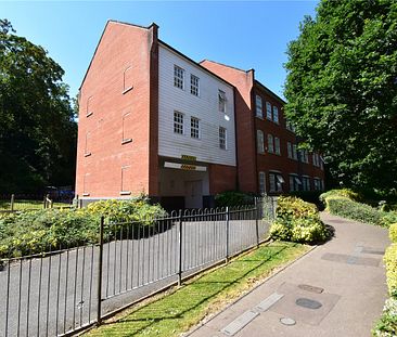 Albany Gardens, Colchester, Essex, CO2 8HQ - Photo 1