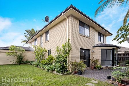 “Beautifully Presented Family Home” - Photo 2