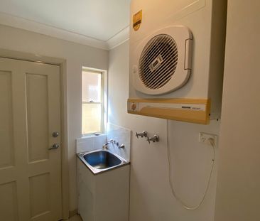Spacious Duplex With Ducted Air Conditioning Throughout - Photo 6