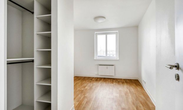 Warszawa, Praga Północ, Stara Praga, Targowa - Photo 1