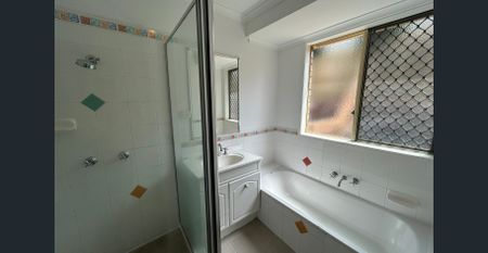 BEAUTIFUL FOUR BEDROOM HOME FRESHLY RENOVATED IS AVAILABLE FOR RENT NOW! - Photo 2