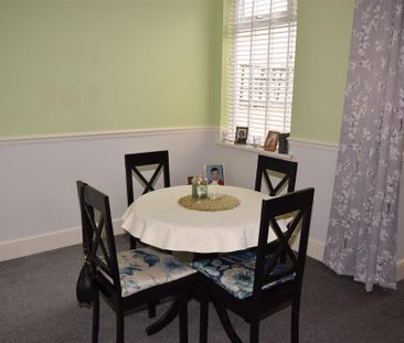 2 bedroom end of terrace house to rent - Photo 2
