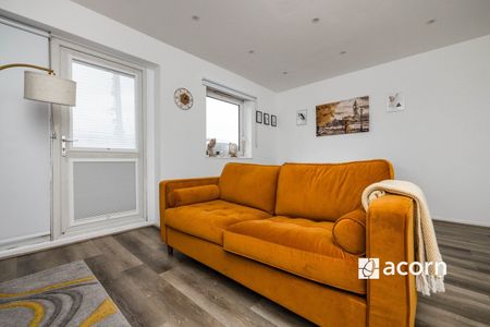 Maisonette to rent - St. Saviours Estate, London, SE1 - Photo 4