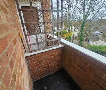 Runnymede Court, West End, SOUTHAMPTON - Photo 5