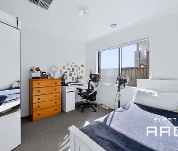 Beautiful 4-Bedroom Home in Werribee - Photo 4