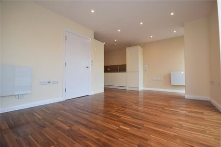 Studio to rent - Photo 2