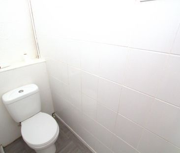 3 bedrooms House for Sale - Photo 2