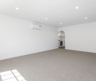 Stunning fully renovated 2 bedroom home unit - Photo 5