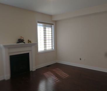 For Lease - 37 Ladder Crescent, East Gwillimbury, Ontario - Photo 4