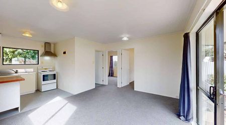 Charming 2-Bedroom Home for Rent in Newtown, Wellington - Photo 2