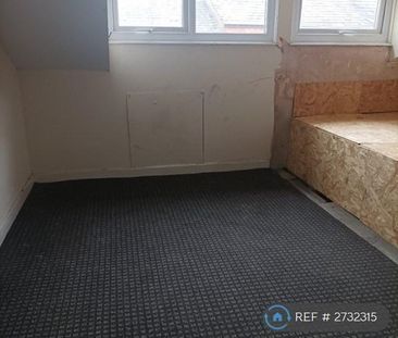 4 bedroom semi-detached house to rent - Photo 2