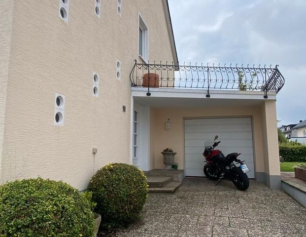 Lichtdurchflutet Grundrenovierte Luxuswohnung in Paderborn-Wewer - Foto 1