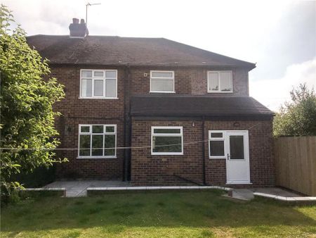 5 bedroom semi-detached house to rent - Photo 4