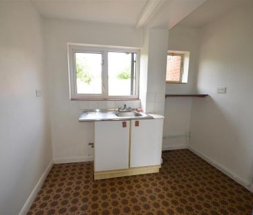 3 bedroom detached bungalow to rent - Photo 6