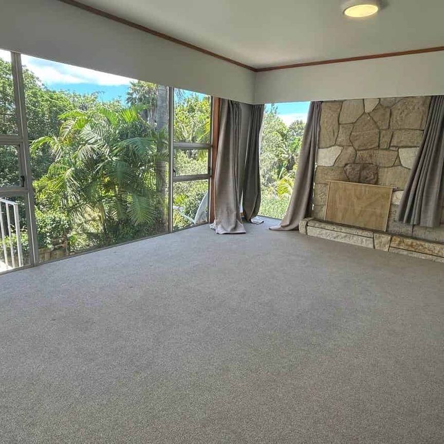 Charming 2 Bedroom Unit - Photo 1