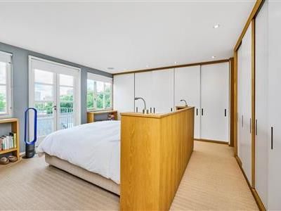 Battersea High Street, SW11 - Photo 5