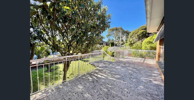 Spacious family home in an exceptional lifestyle location - Photo 1