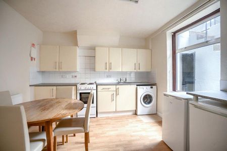 4 bedroom house to rent - Photo 3