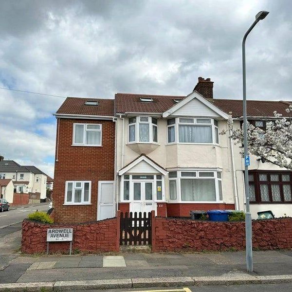 1 bedroom in a house share to rent - Photo 1