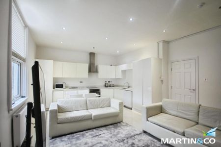 2 bedroom flat to rent - Photo 2