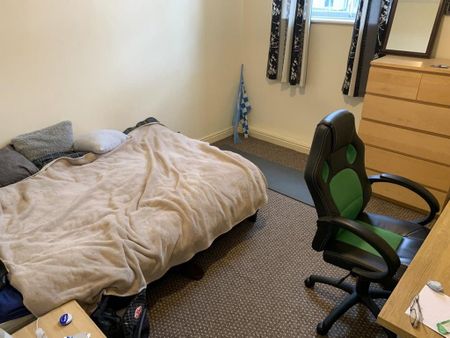 2 bedroom flat to rent - Photo 4