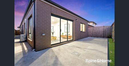 Stunning 4 Bedroom House in Clyde North! - Photo 3