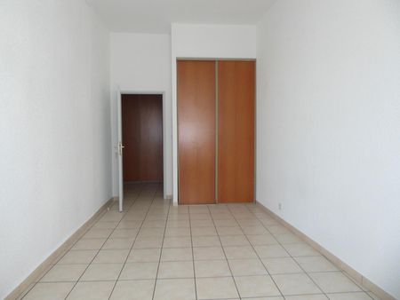 Location Appartement 2 pièces 45m² AUBENAS 07200 - Photo 2