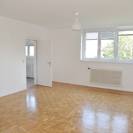 Top-Singlewohnung mit Parkmöglichkeit und schönem Ausblick - Photo 1