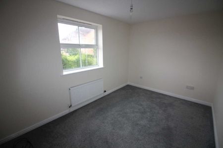 2 bed Semi-detached House - Photo 4