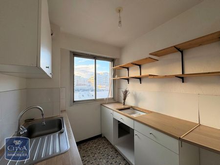 Location Appartement 2 pièces 42m² MARSEILLE 8ème - Photo 4