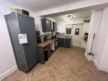 Bloomfield Street North, Halesowen, West Midlands, B63 - Photo 3