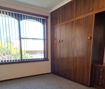 Neat family home - Photo 5