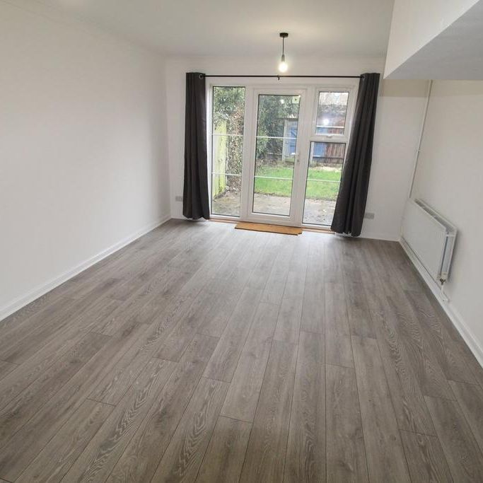 2 bedroom terraced house to rent - Photo 1