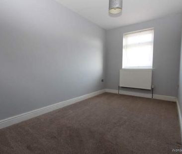 2 bedroom property to rent in Benfleet - Photo 2