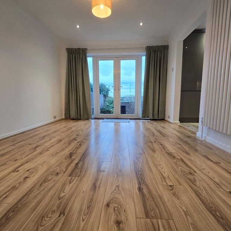 3 bedroom detached house to rent - Photo 1