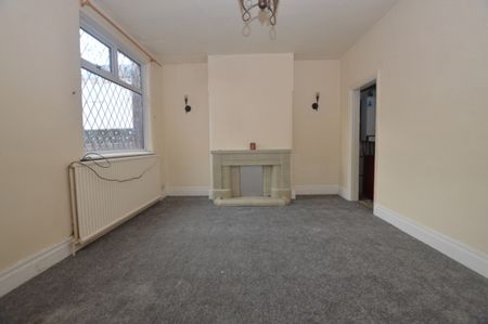 2 Bedroom Terraced House - Photo 2