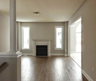 For Lease - 58 Heritage Street, Bradford West Gwillimbury, Ontario - Photo 4